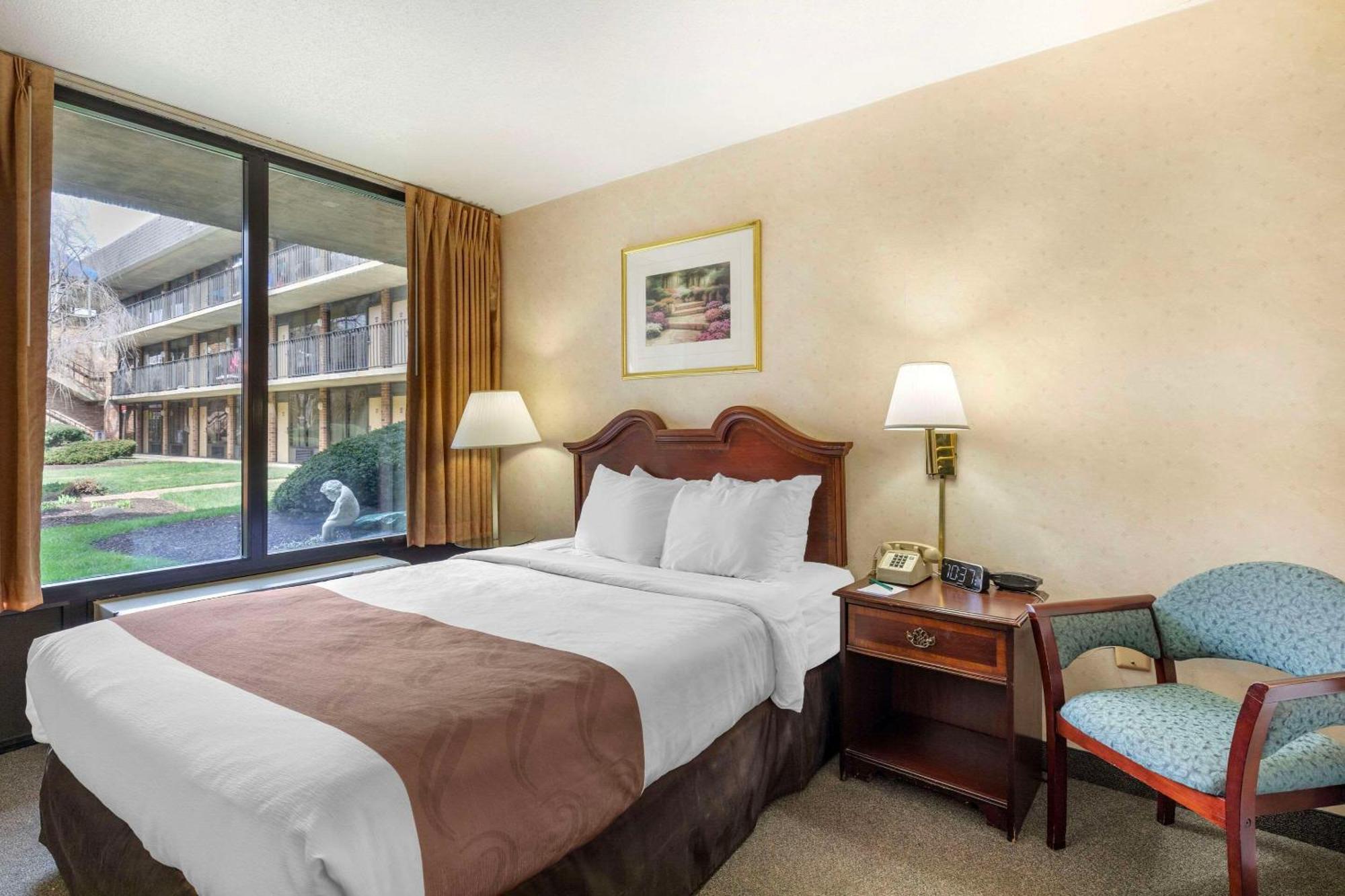 Quality Inn Vienna - Tysons Corner Exterior foto