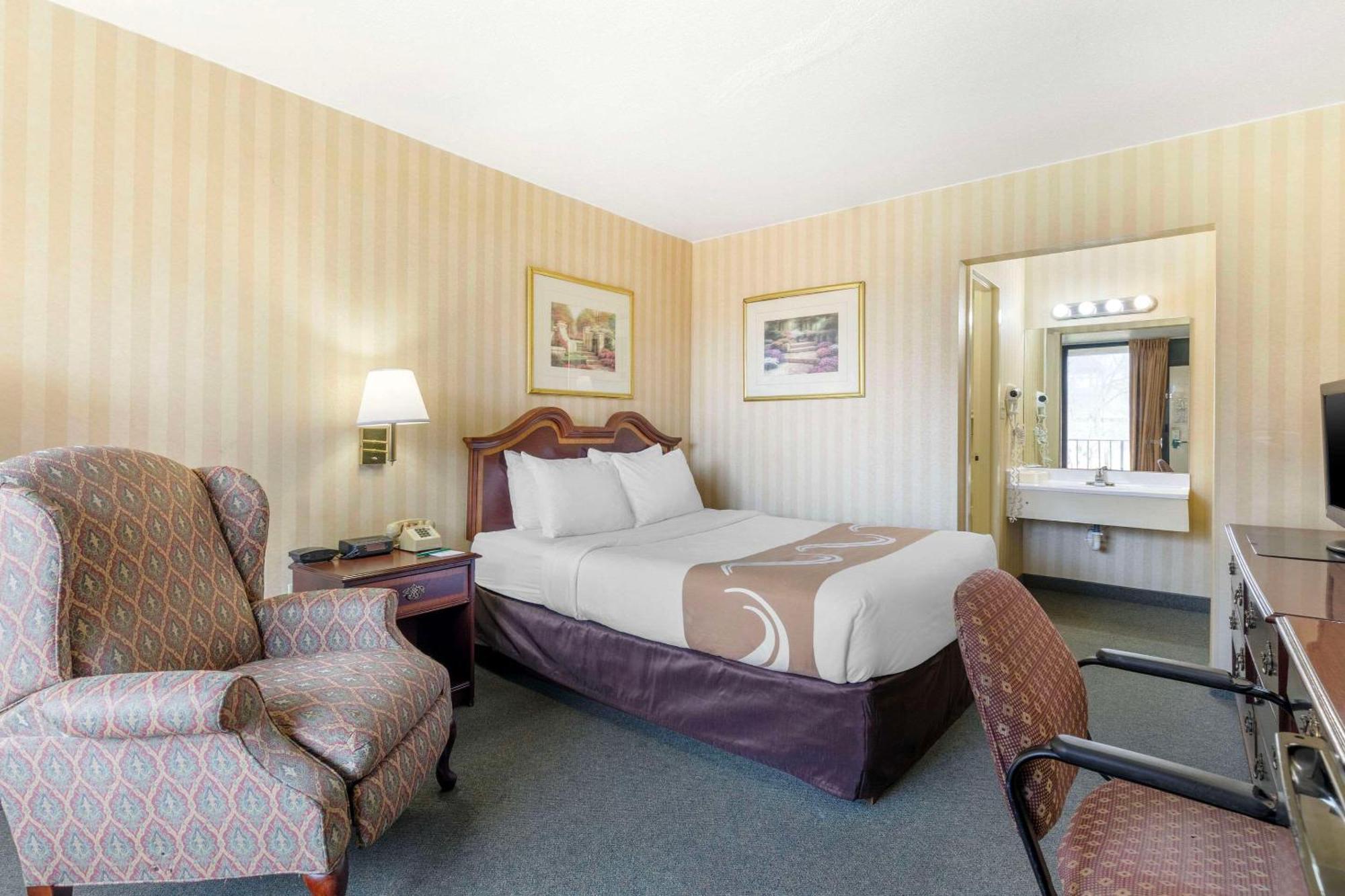 Quality Inn Vienna - Tysons Corner Exterior foto